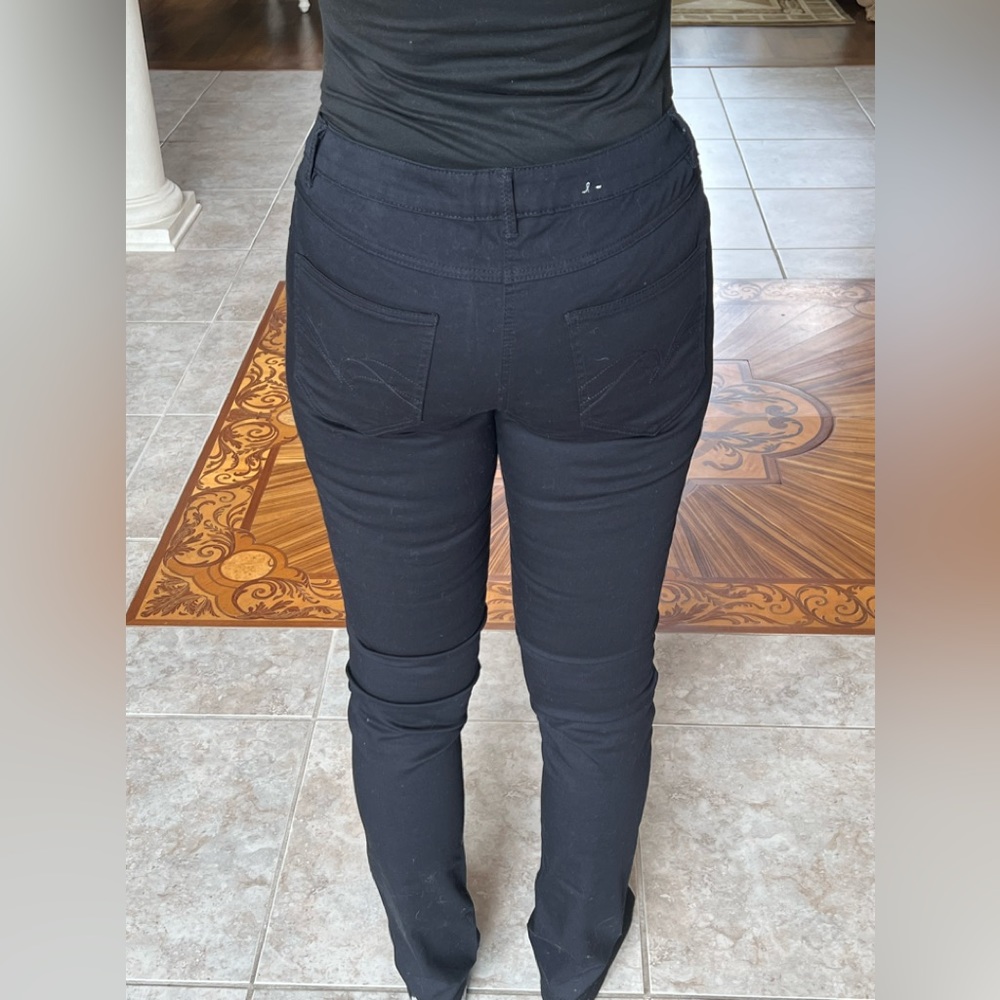 It’s Denim black skinny jeans, size 10
